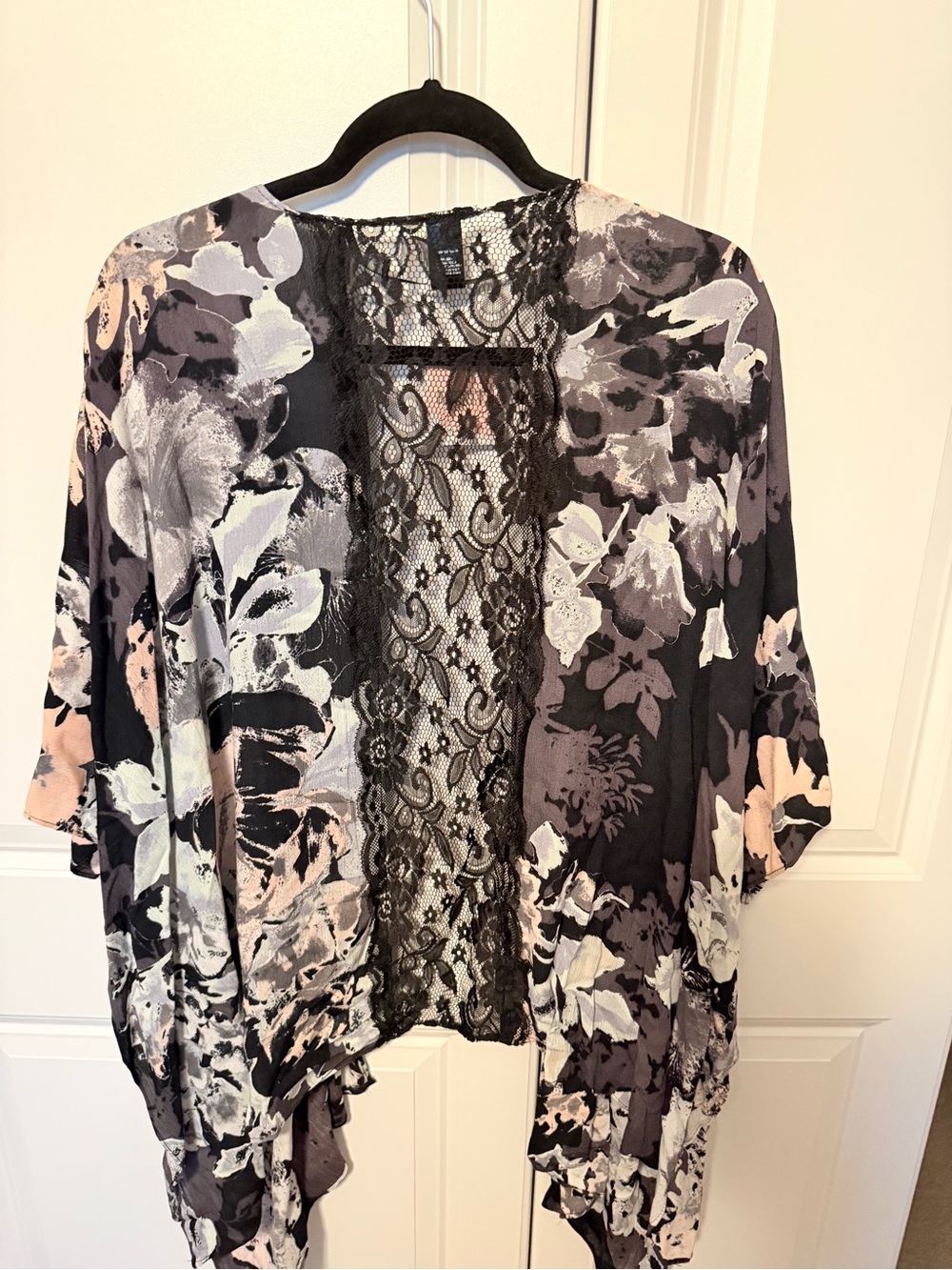 Floral Lace-Trim Kimono Cardigan - Black & Blush